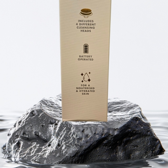 Cosmopolitan Black Facial Cleansing Brush NIB - Picture 3 of 5